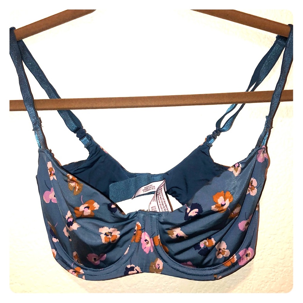VIC SECRET push-up w/o padding floral  bra 32dd